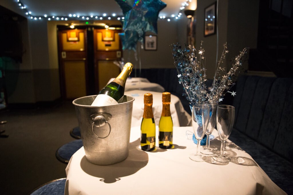 The lounge at the Alpen Lodge